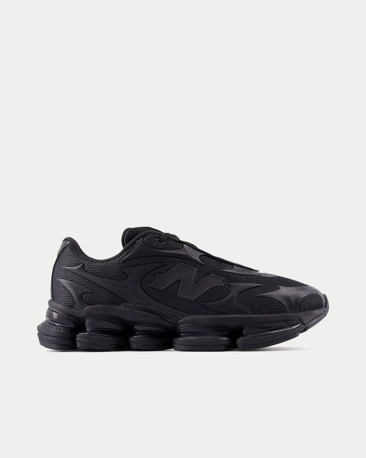 Abzorb 2000 Black Metallic Low Top Sneakers
