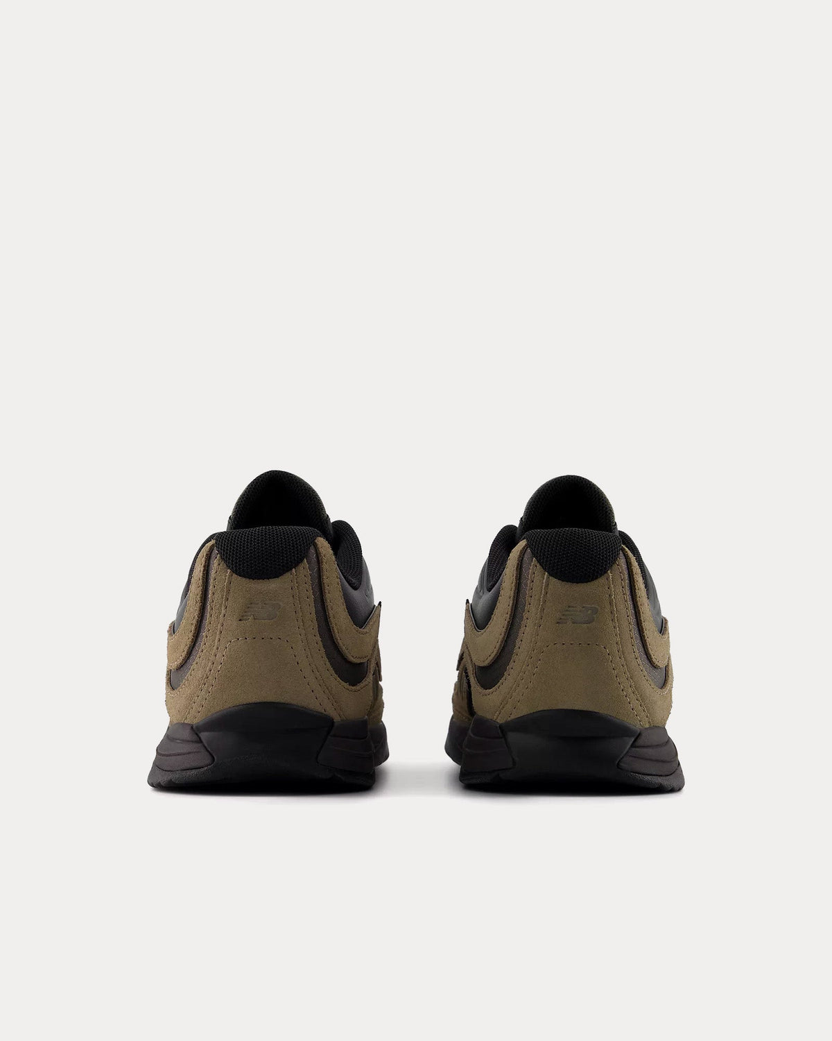 RC56 Black / Thunder Brown Low Top Sneakers