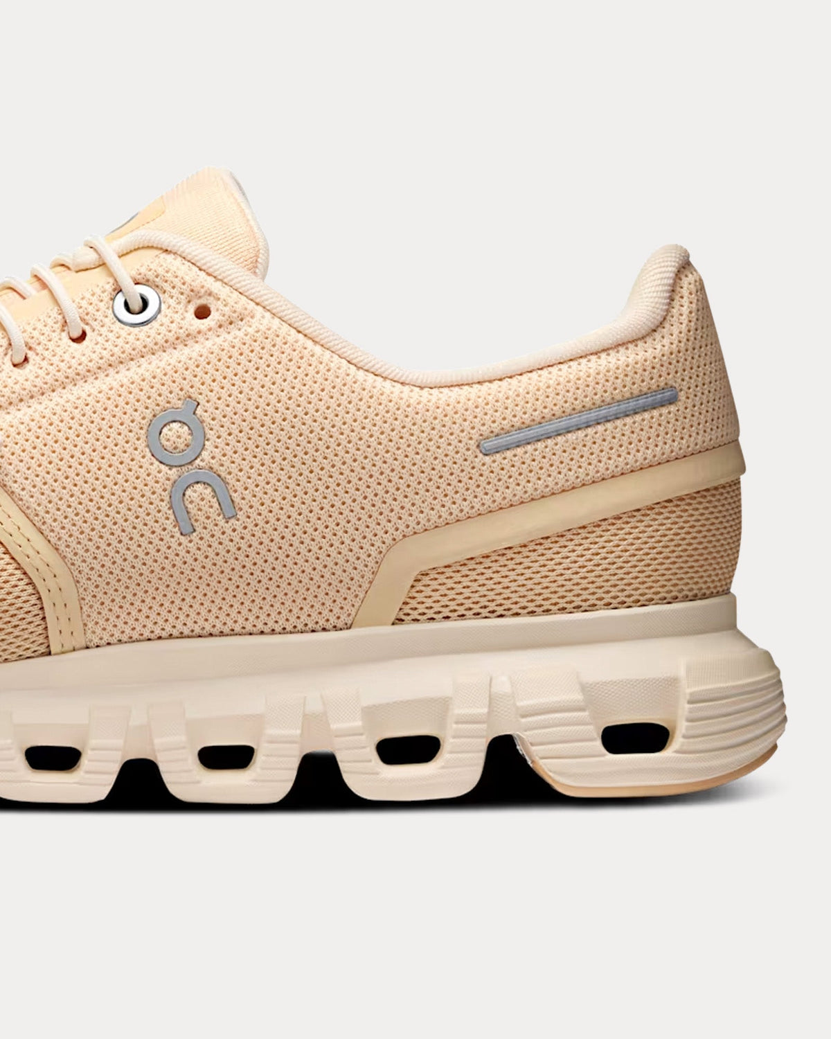 Cloud 6 Blonde / Dew Running Shoes