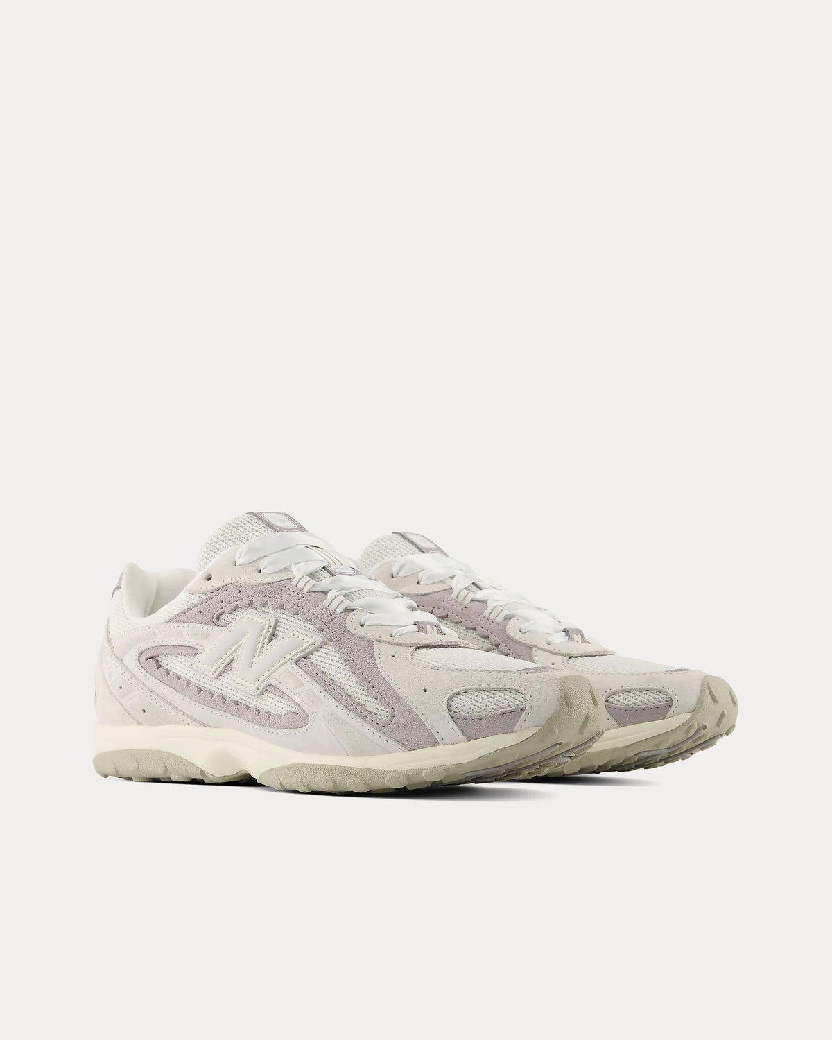 204L Reflection / Truffle Salt Low Top Sneakers