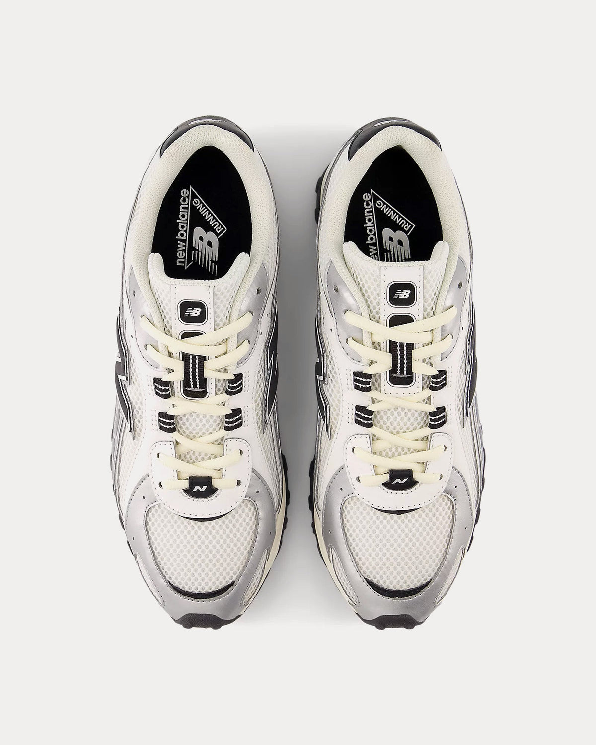 204L Silver Metallic / Black Low Top Sneakers