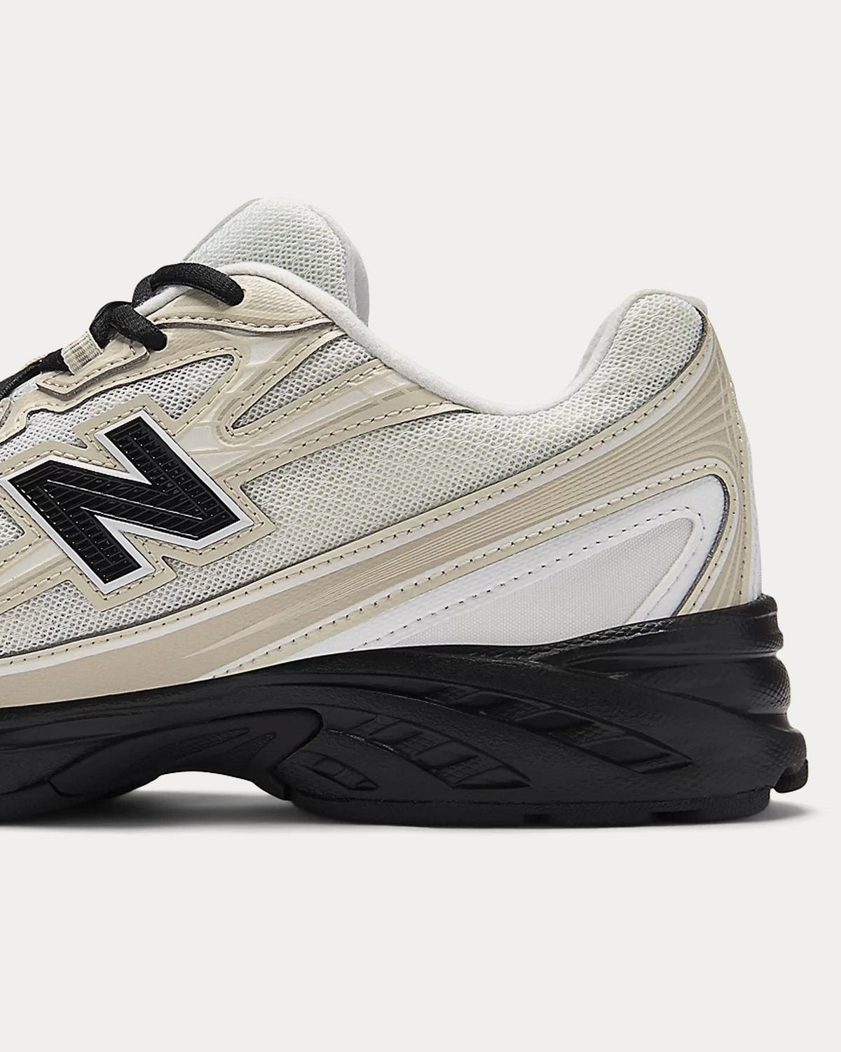 740 Timberwolf / NB 103 White Low Top Sneakers