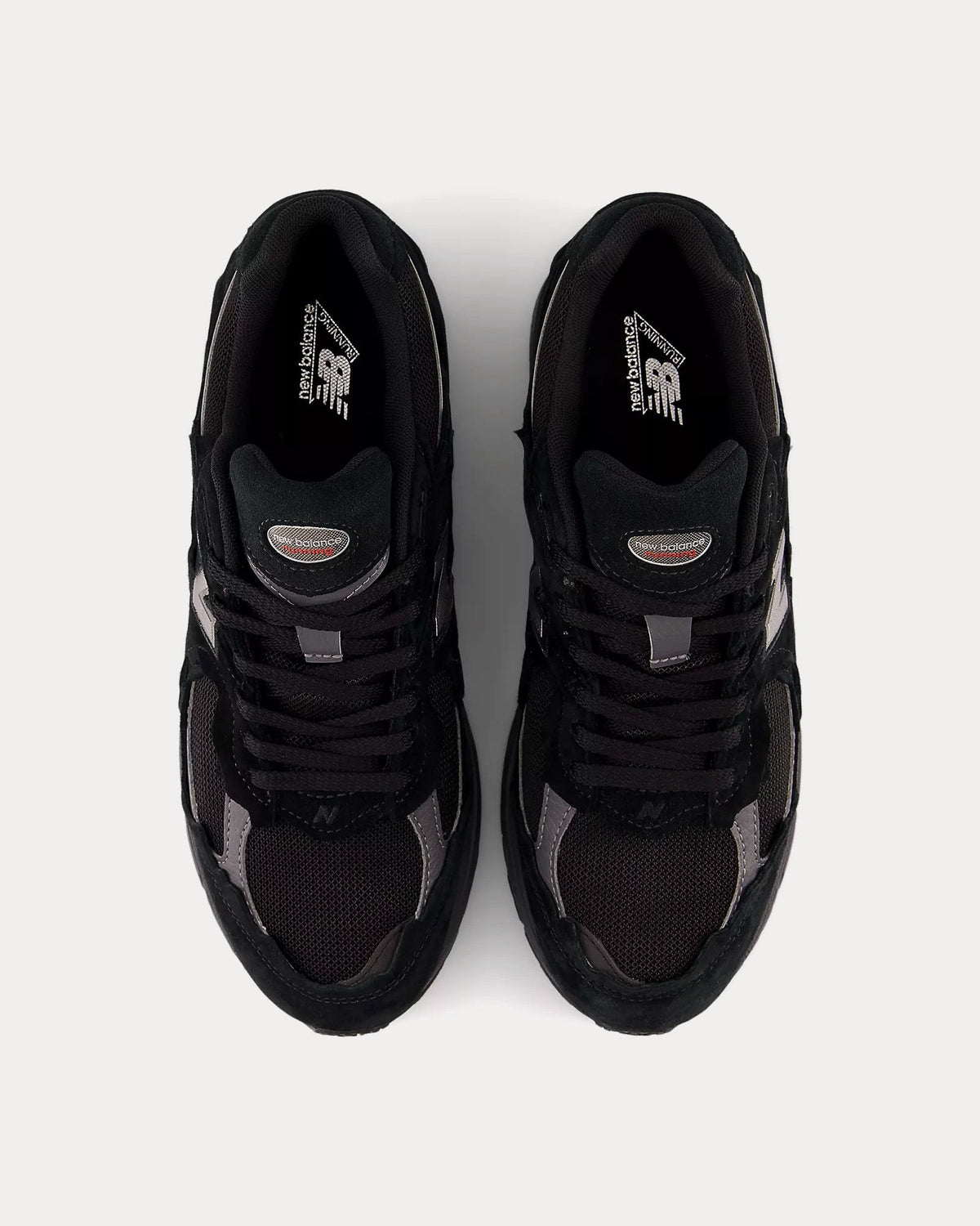 2002r Gore-Tex Black / Magnet Low Top Sneakers
