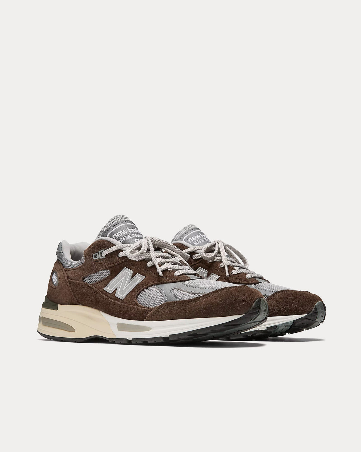 MADE in UK 991v2 Slate Black / Alloy / Smoked Pearl Low Top Sneakers