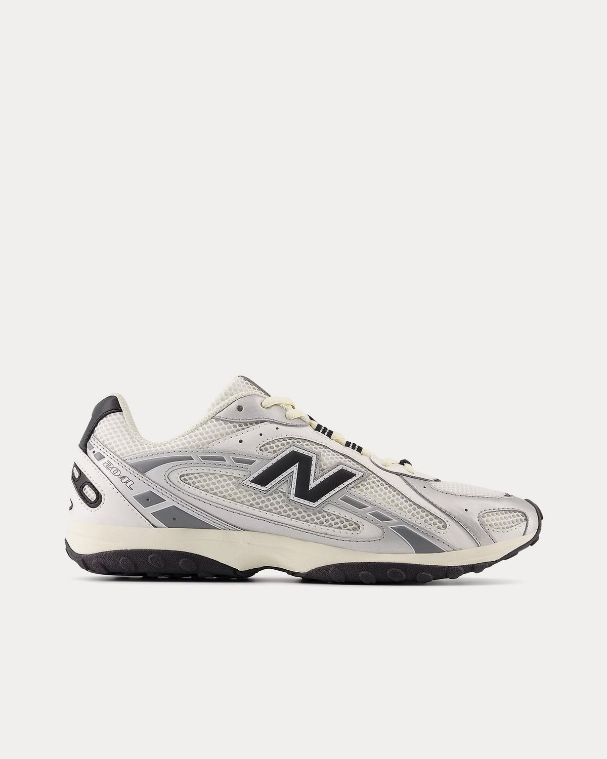 204L Silver Metallic / Black Low Top Sneakers