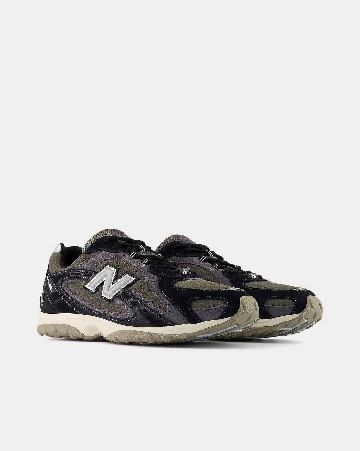 204L Black / Magnet Low Top Sneakers