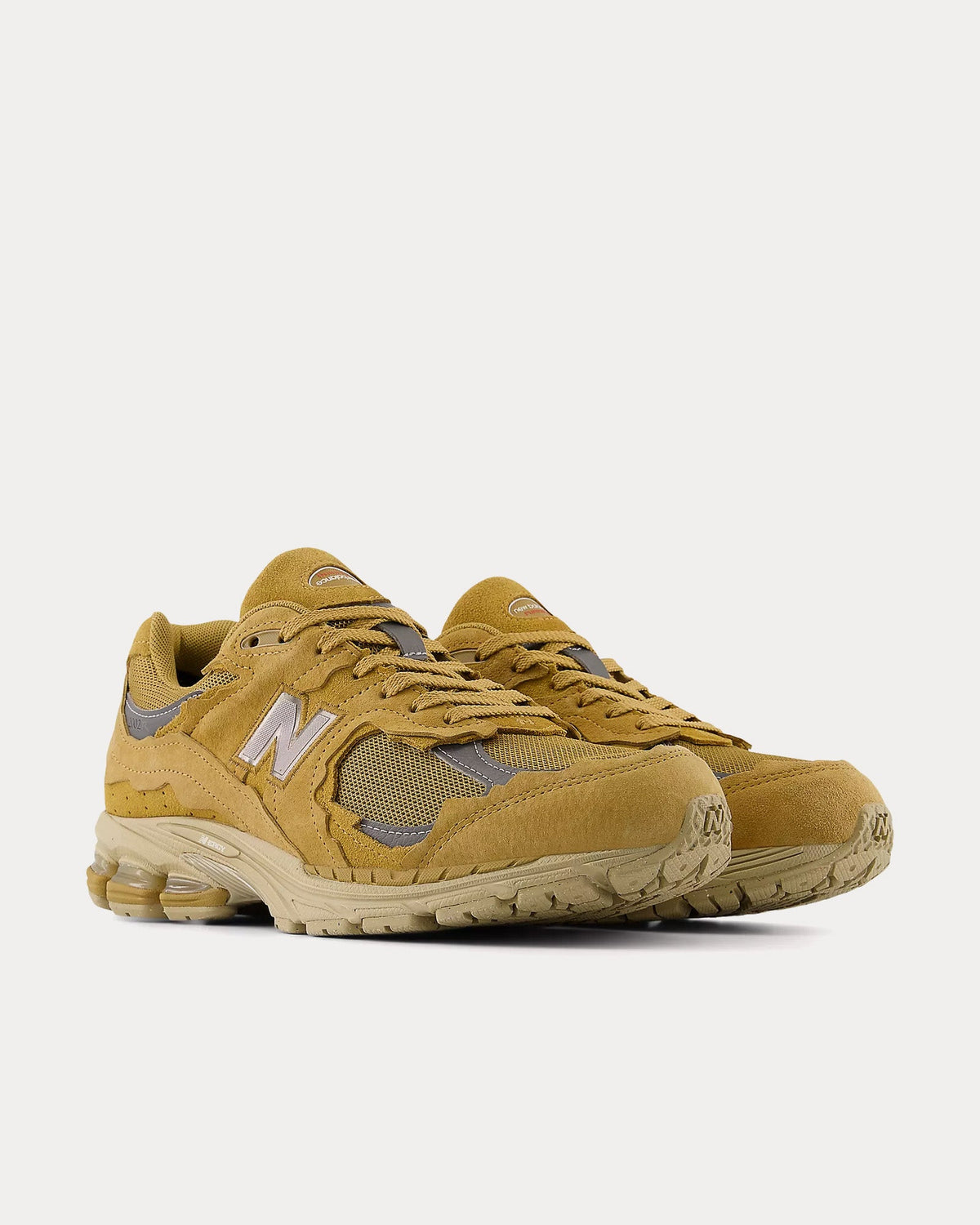 2002r Gore-Tex Stucco / Castlerock Low Top Sneakers