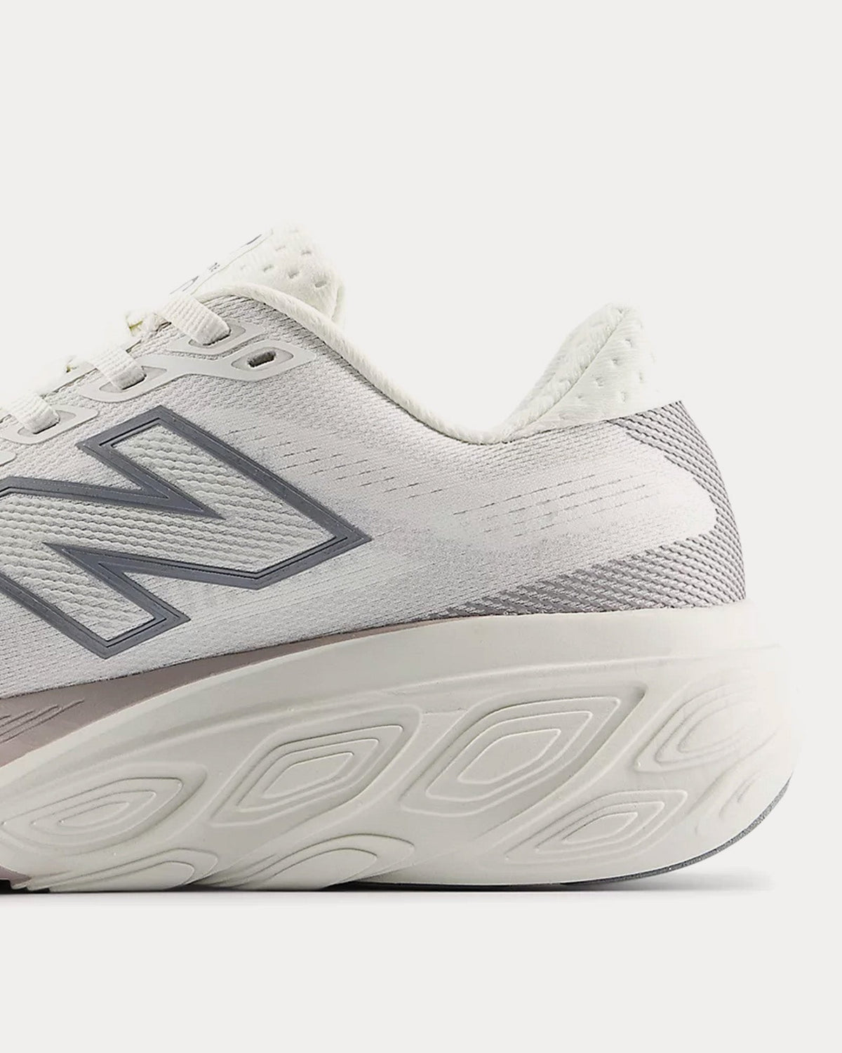 Fresh Foam X 880v15 Sea Salt / Slate Grey Running Shoes