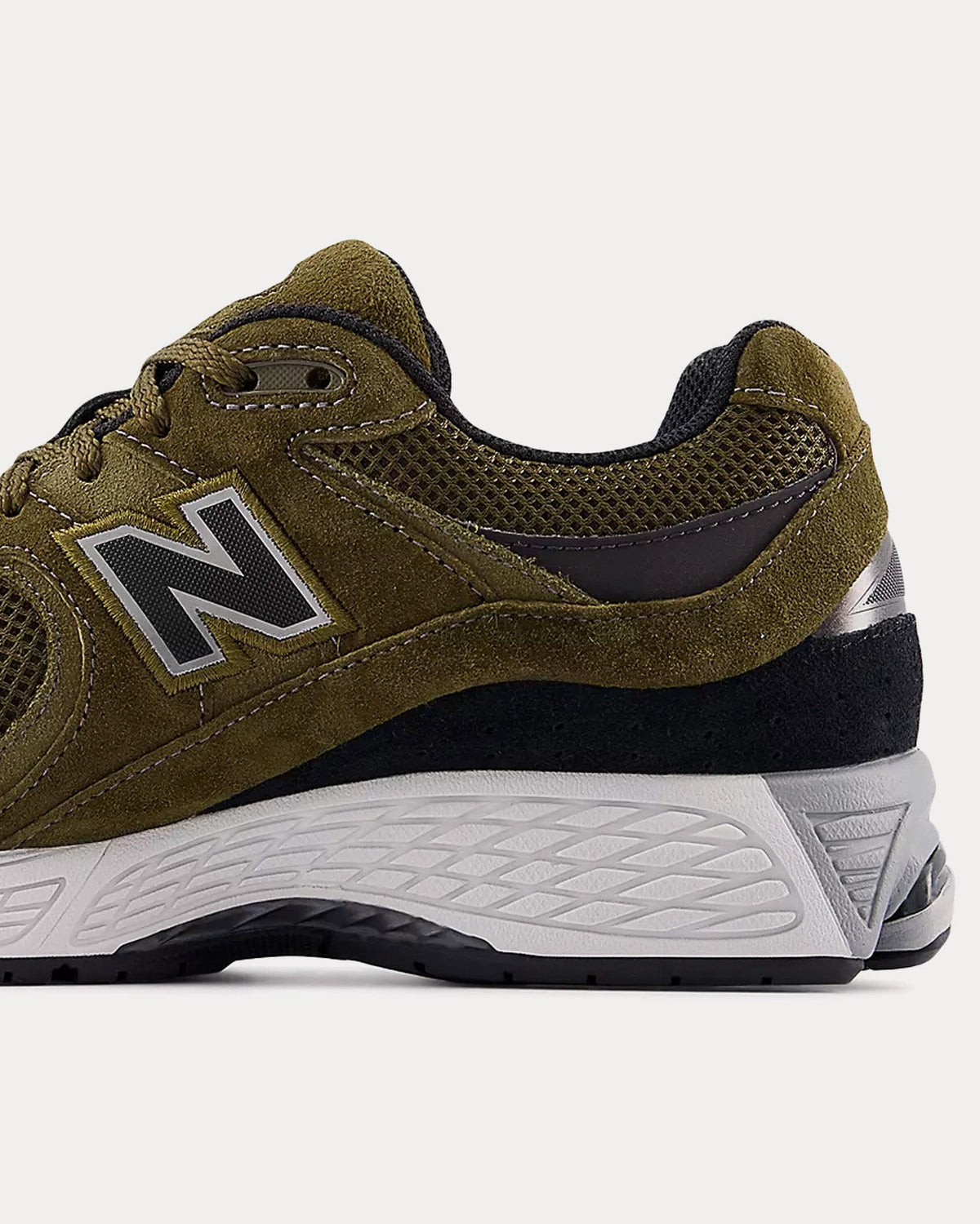 2002r Woodland / Black Cement / Black Low Top Sneakers