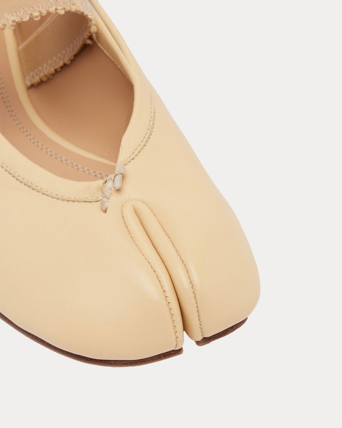 Tabi Elastic Band Ballerina Nude Flats