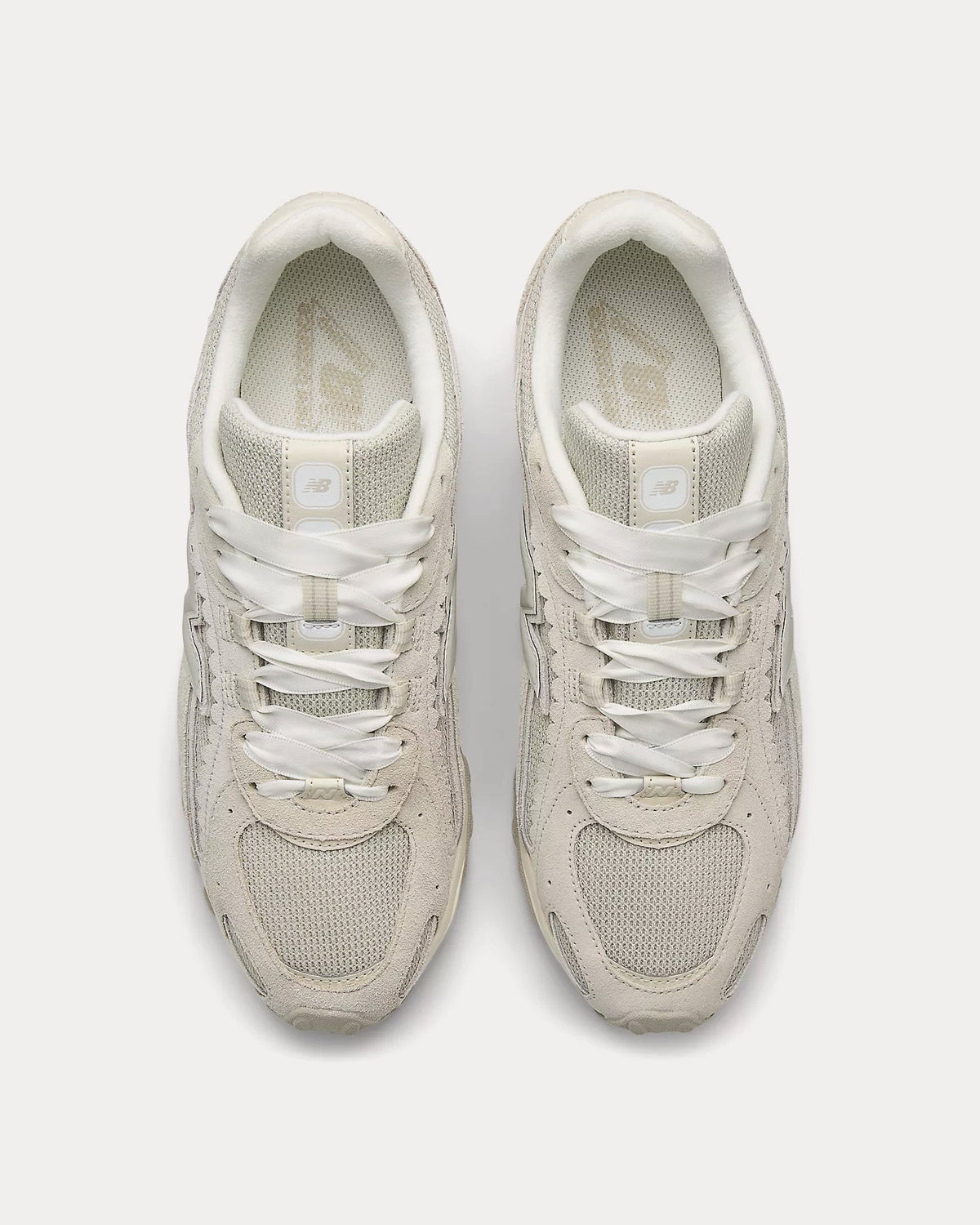204L Sea Salt / Linen Low Top Sneakers