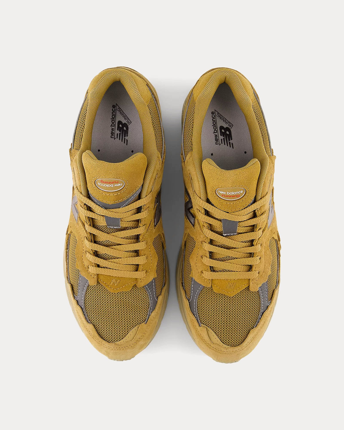 2002r Gore-Tex Stucco / Castlerock Low Top Sneakers