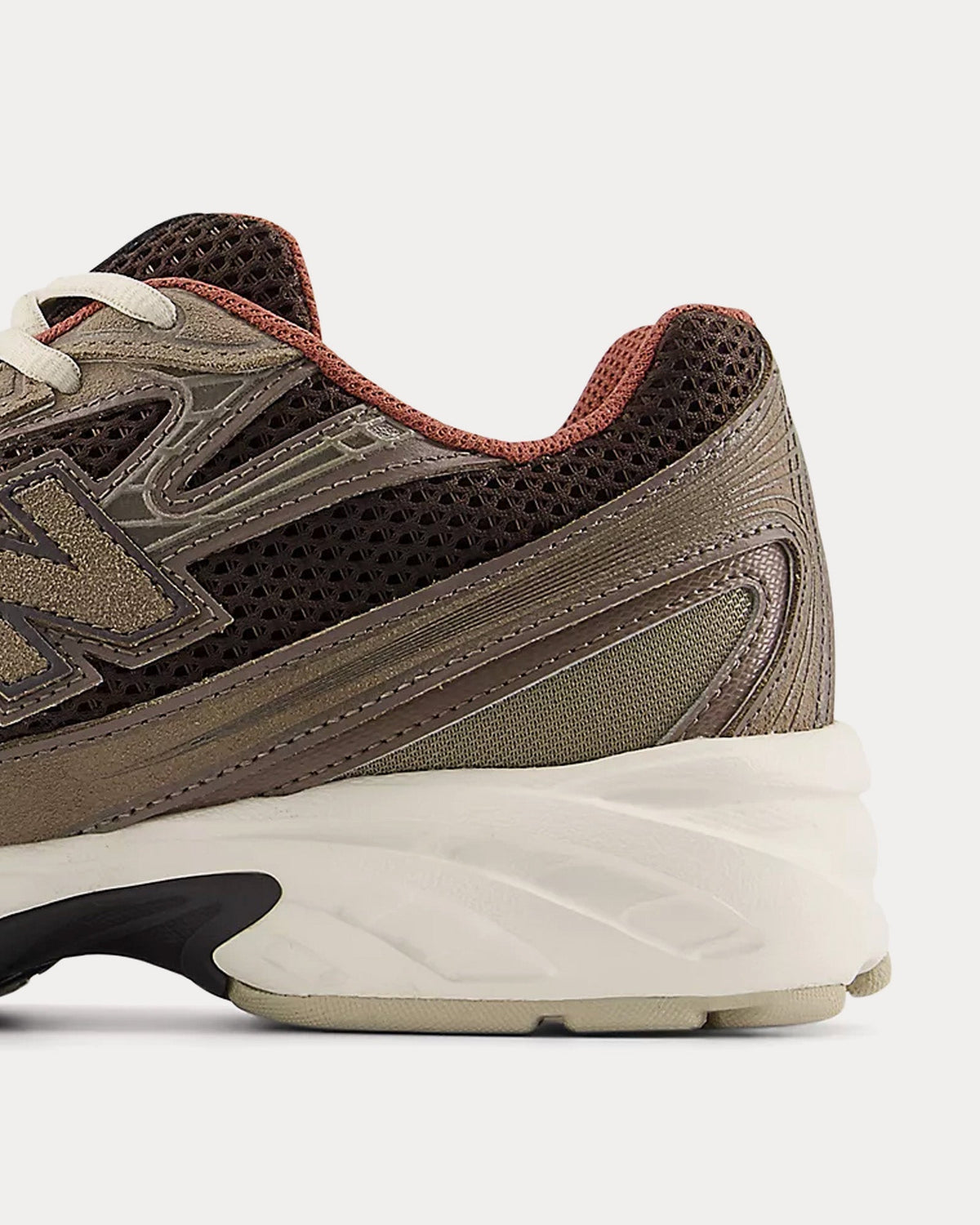 740 Cortado / Thunder Brown / Red Rock Low Top Sneakers