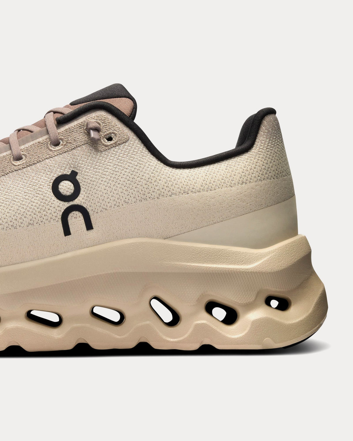 Cloudtilt Cinder / Sand Low Top Sneakers