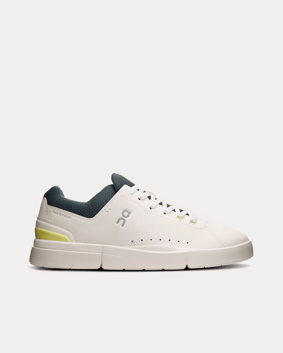 The Roger Advantage Ivory / Evergreen Low Top Sneakers