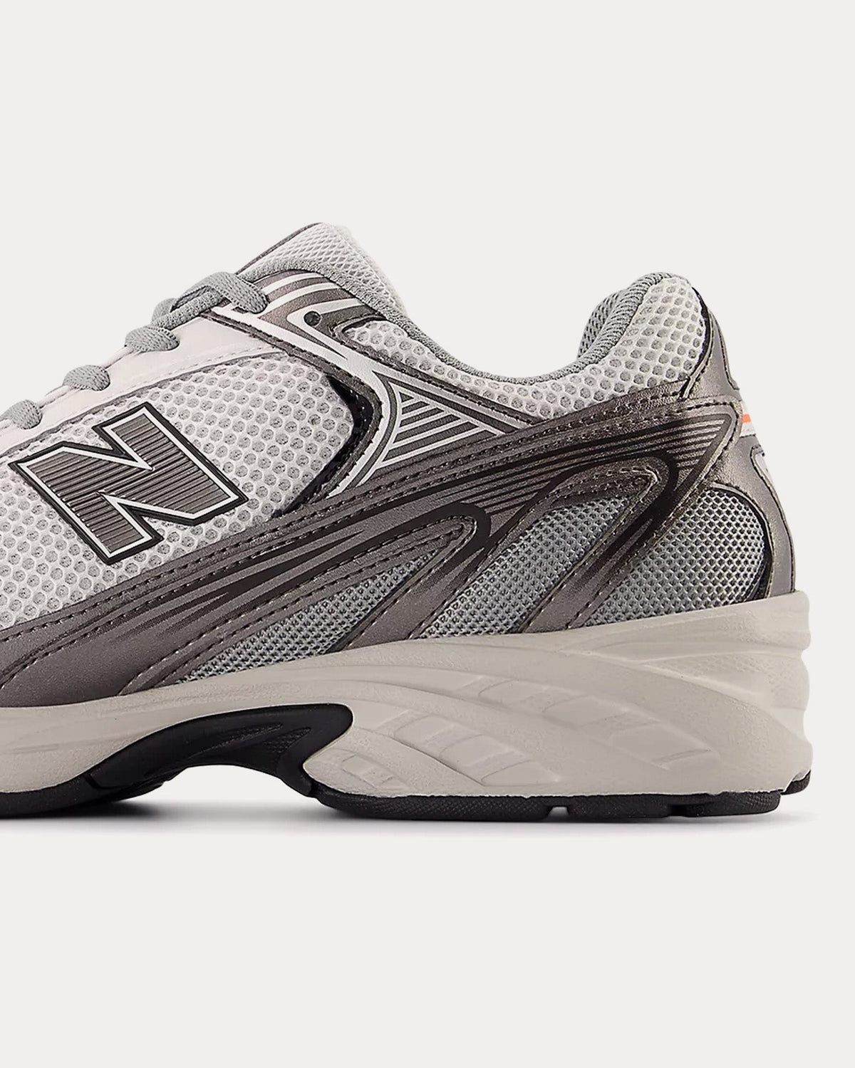 U509V1 Grey Matter / Black Metallic / Black Low Top Sneakers
