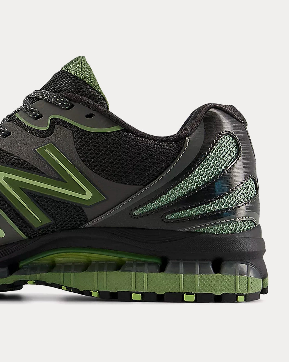 1890 Faded Black / Utility Green Low Top Sneakers