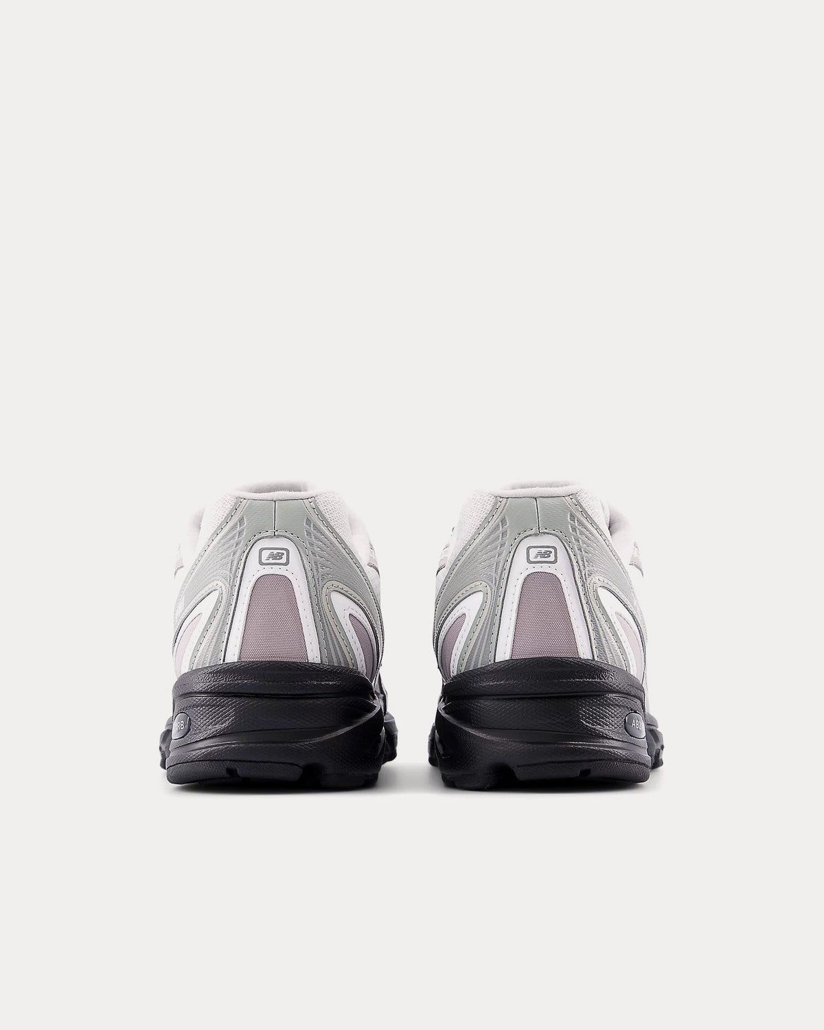 740 Silver Metallic / Raincloud Low Top Sneakers