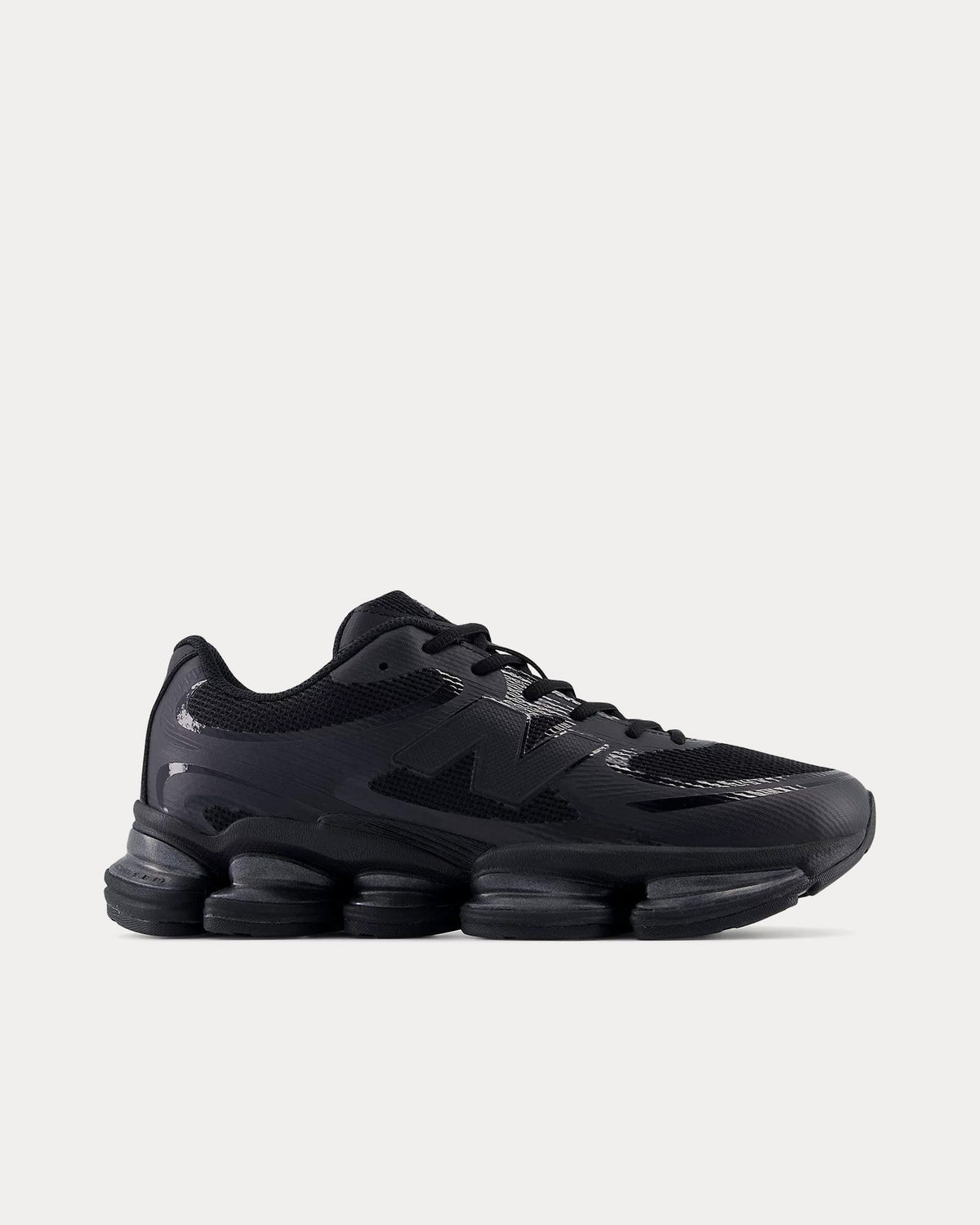 Abzorb 2000 Black Low Top Sneakers