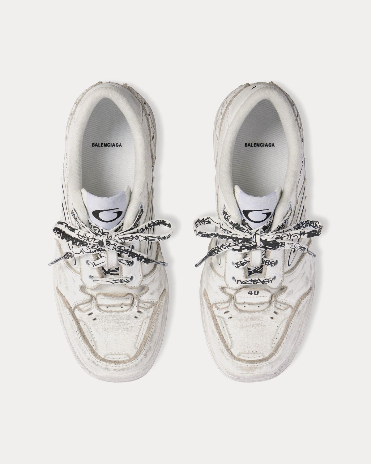 Hamptons Worn-Out White Low Top Sneakers