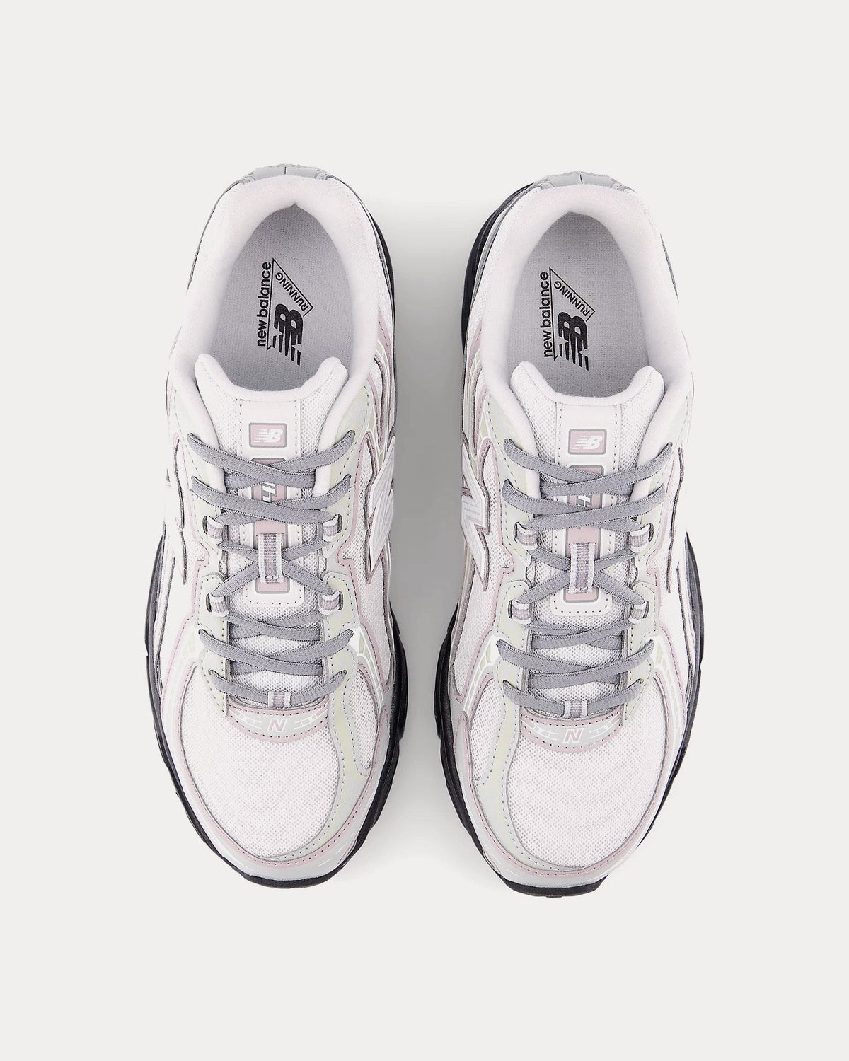 740 Silver Metallic / Raincloud Low Top Sneakers