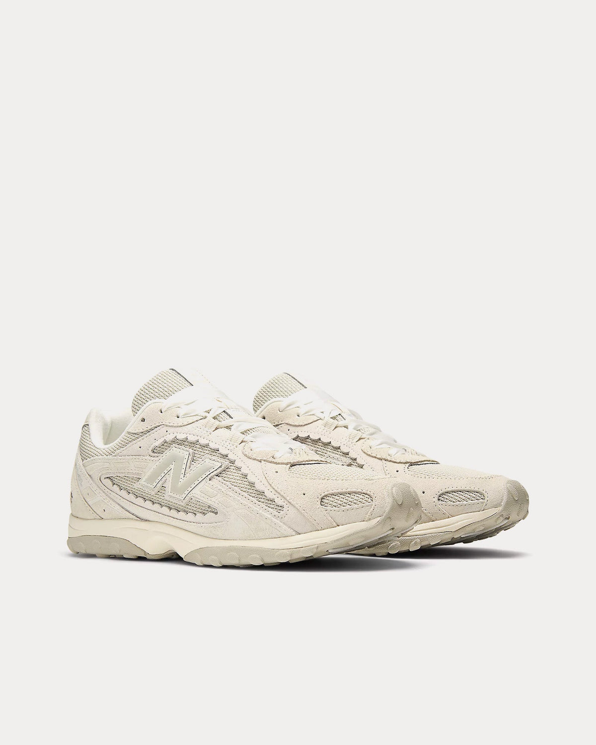 204L Sea Salt / Linen Low Top Sneakers