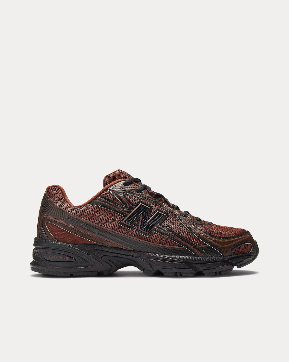 740 Relic Brown / Pumpernickel Low Top Sneakers