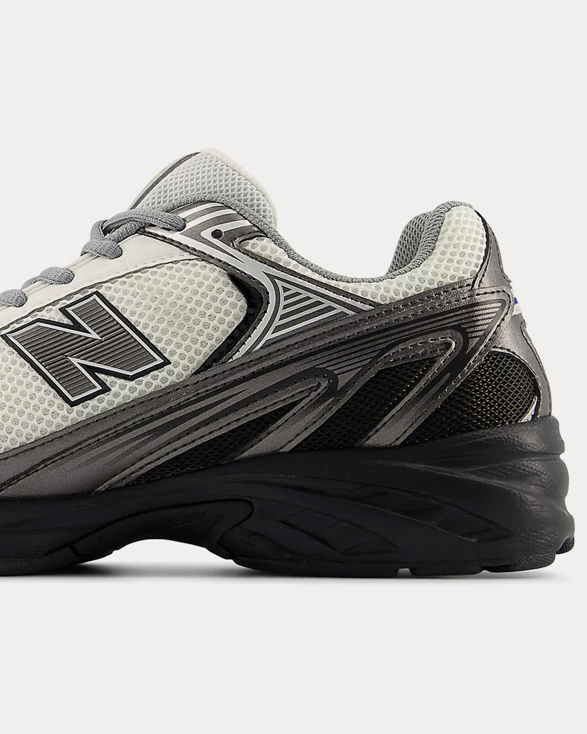 U509V1 Sea Salt / Black Metallic / Black Low Top Sneakers