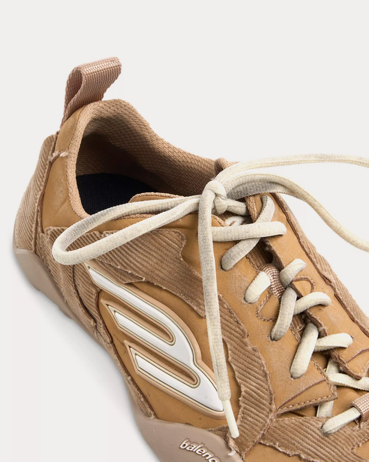 Monday Ultra Beige / White Low Top Sneakers
