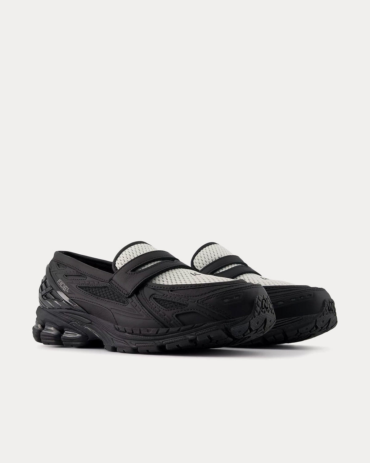 1906L Black / Angora Loafers