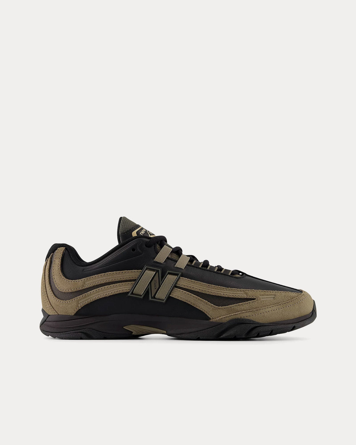 RC56 Black / Thunder Brown Low Top Sneakers