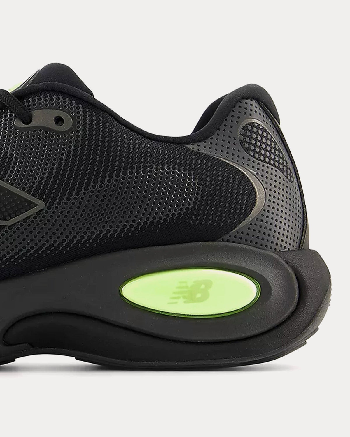 AC Runner Black / Afterglow Running Shoes