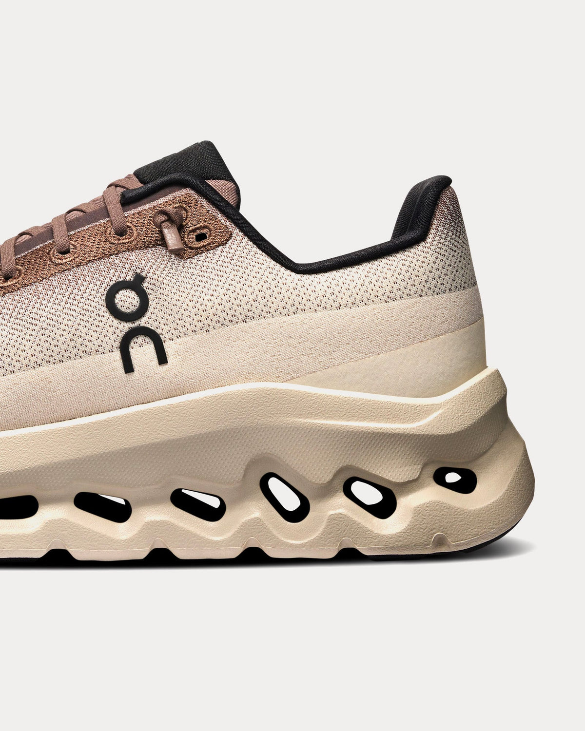 Cloudtilt Clove / Sand Low Top Sneakers