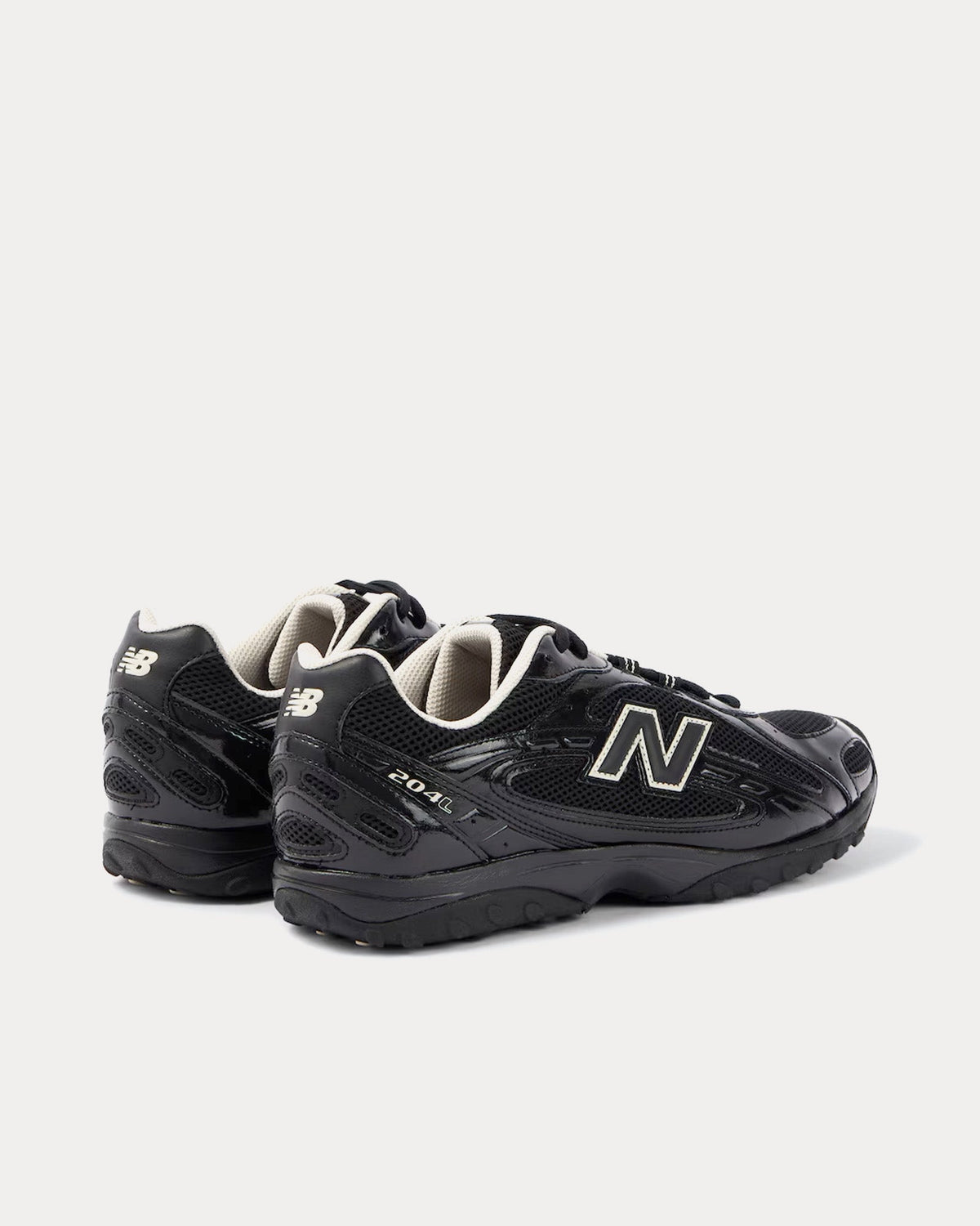 204L Black / Timberwolf Low Top Sneakers