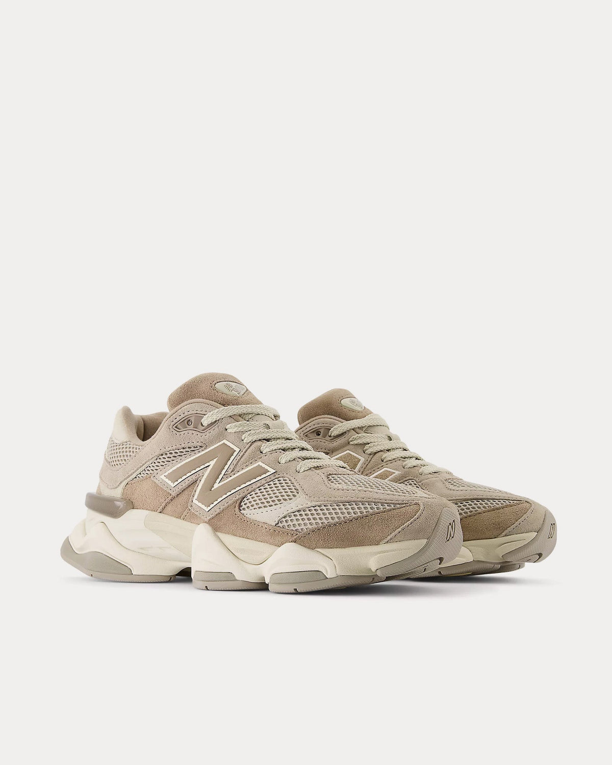 9060 Mushroom / Arid Stone Low Top Sneakers