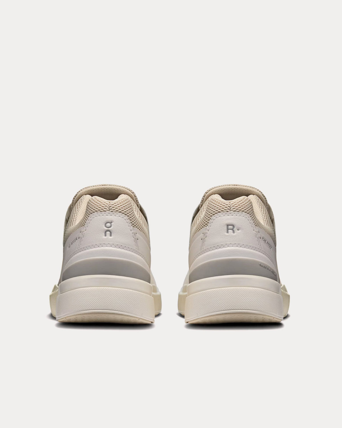 The Roger Advantage White / Sand Low Top Sneakers
