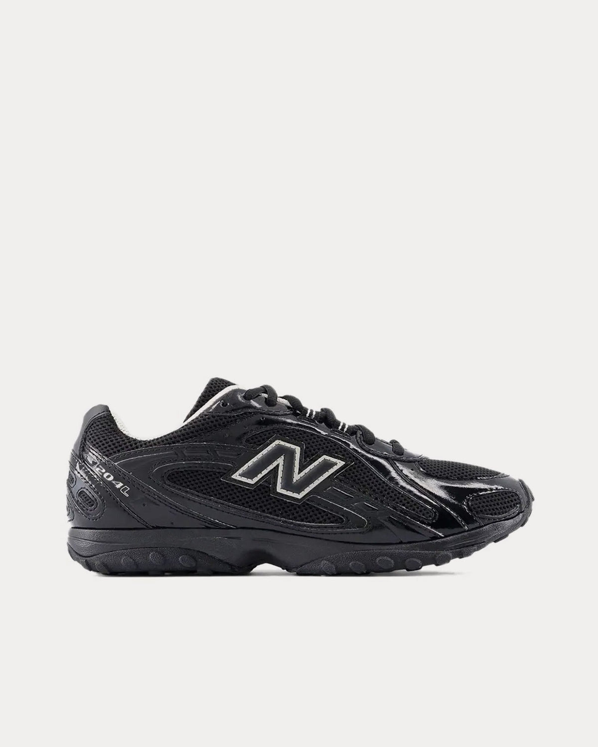 204L Black / Timberwolf Low Top Sneakers