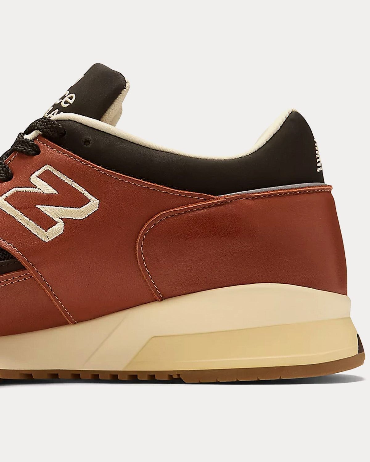MADE in UK 1500v1 Maple Syrup / Black / Black Coffee Low Top Sneakers