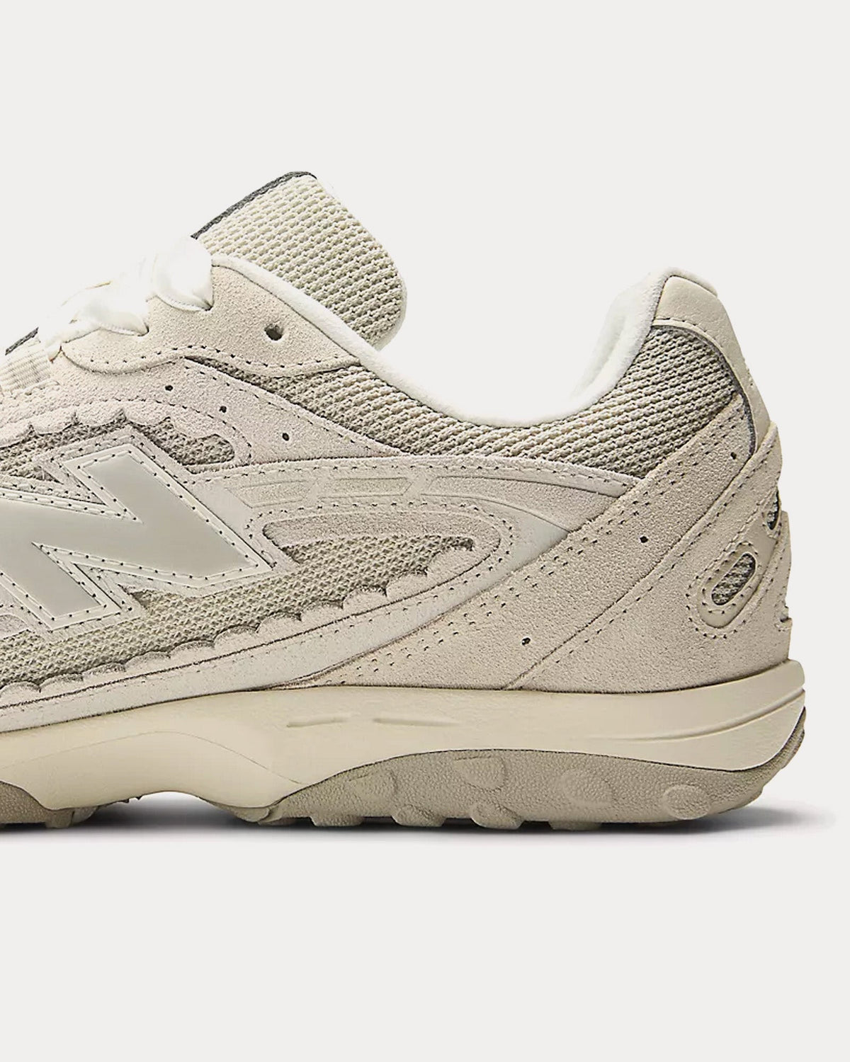 204L Sea Salt / Linen Low Top Sneakers
