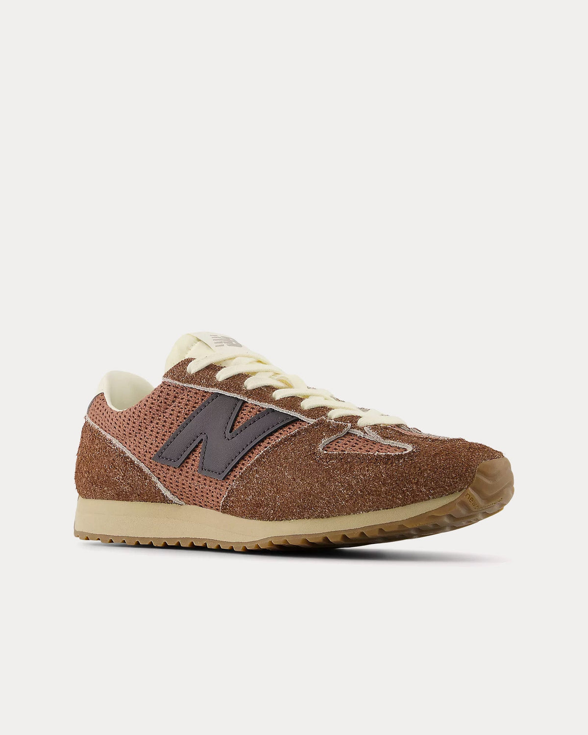 471 Pecan / Black Cement Low Top Sneakers