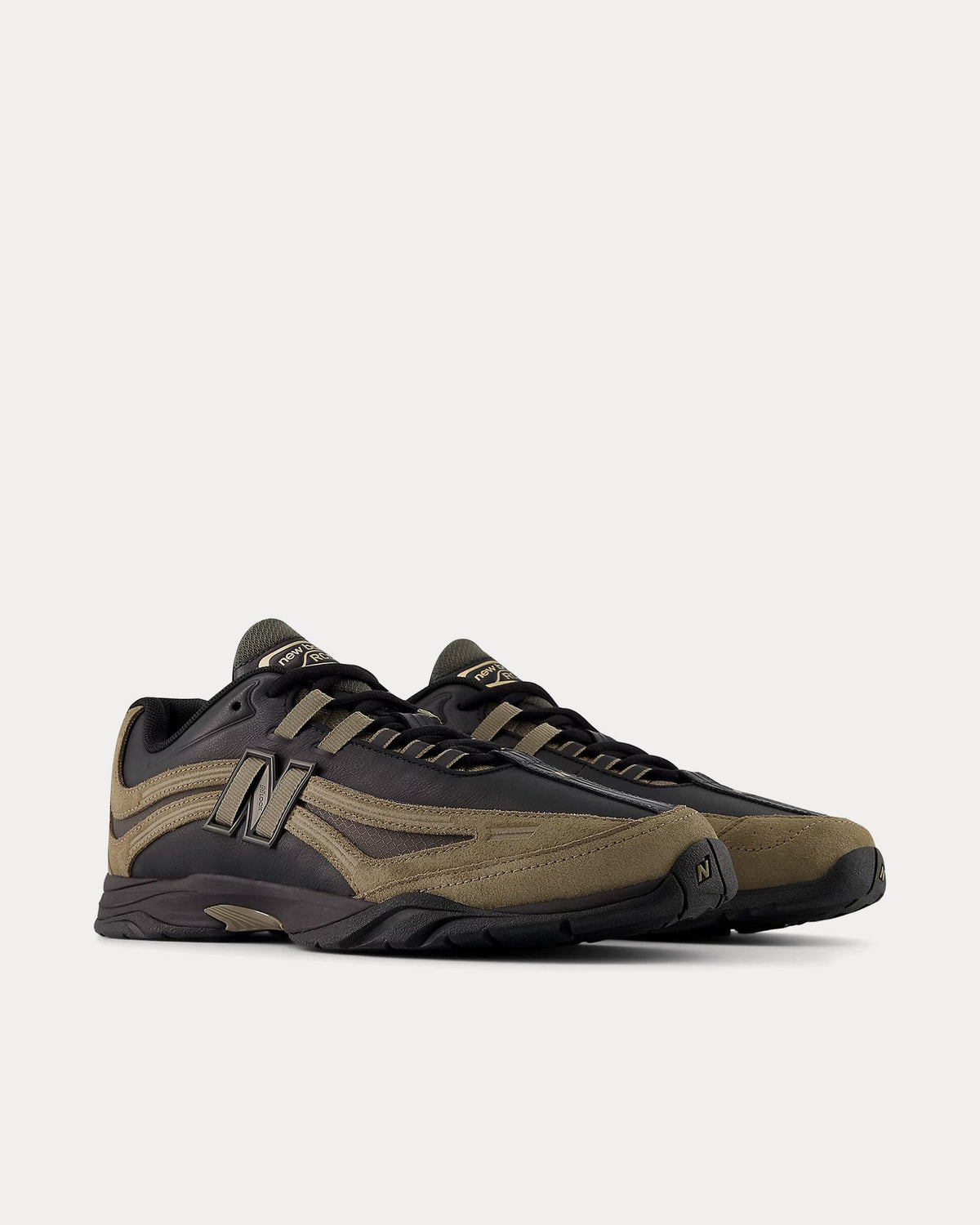 RC56 Black / Thunder Brown Low Top Sneakers