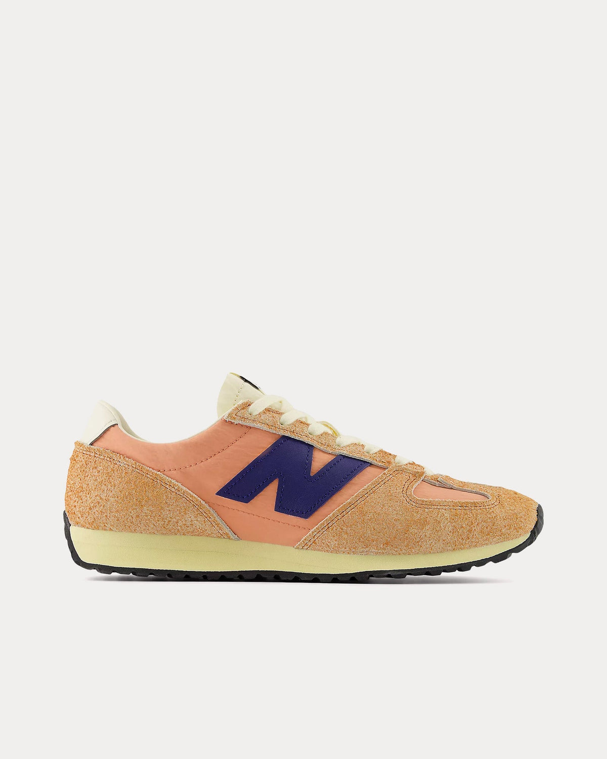 471 Peach Nectar / Blue Oyster Low Top Sneakers