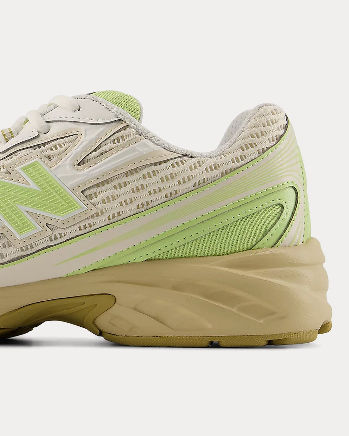 740 Dry Lime / Linen Low Top Sneakers