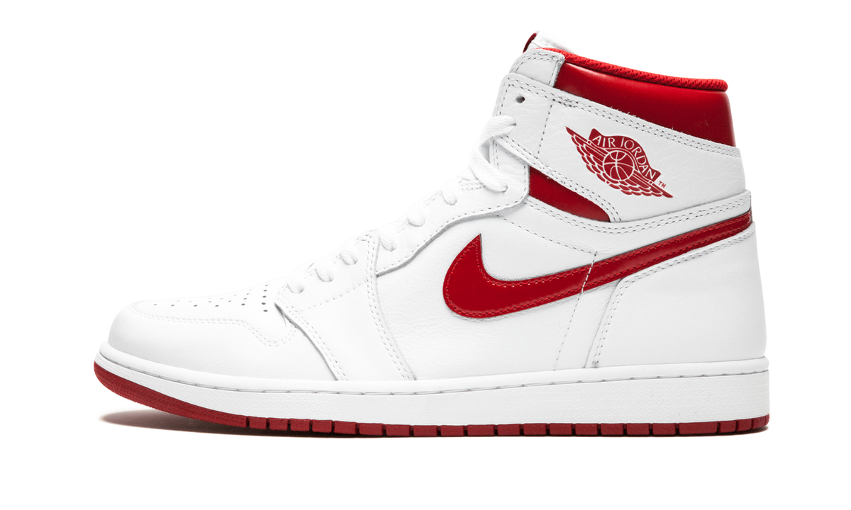 Air Jordan 1 Retro High OG Metallic Red