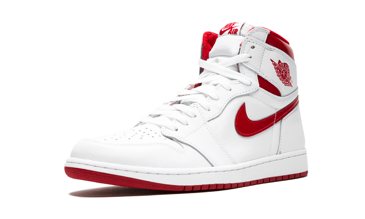 Air Jordan 1 Retro High OG Metallic Red