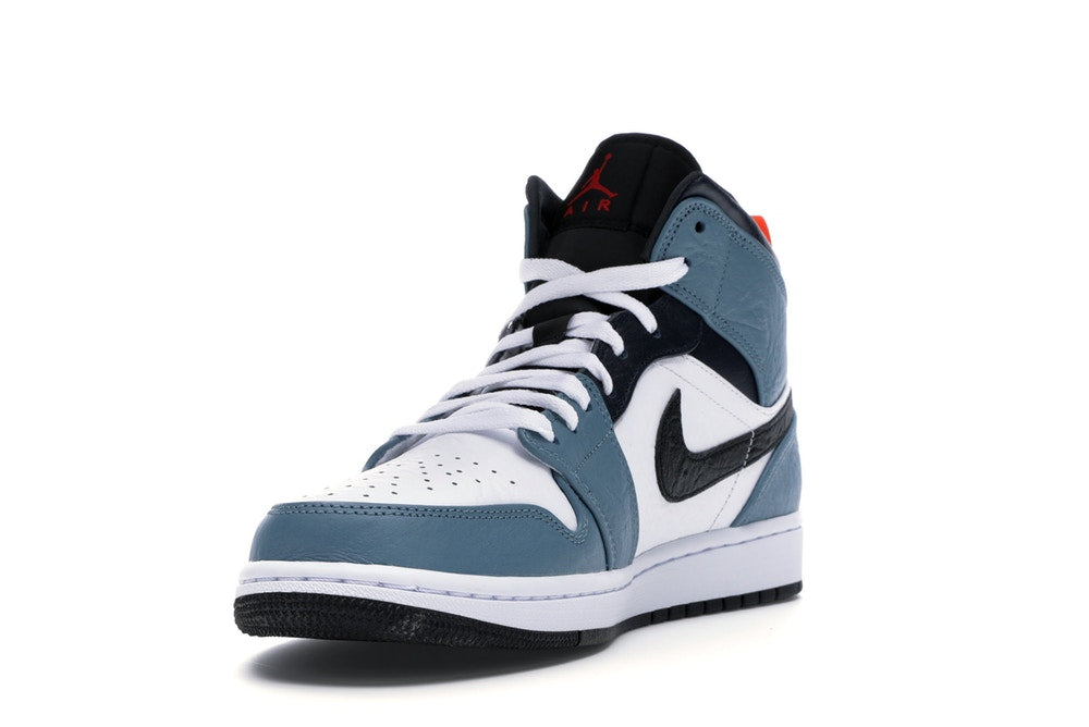 Air Jordan 1 Mid Fearless Facetasm