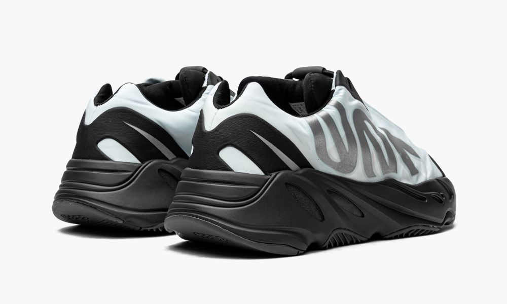 Yeezy Boost 700 BLUE TINT