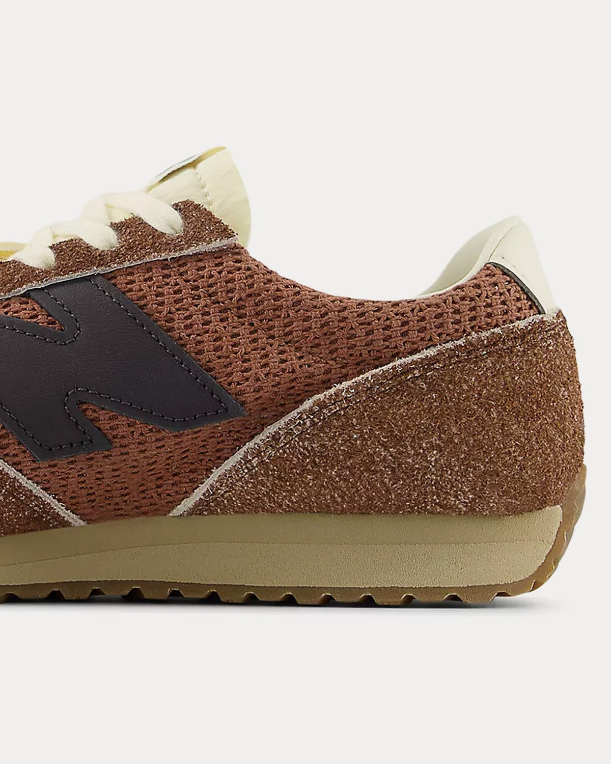 471 Pecan / Black Cement Low Top Sneakers