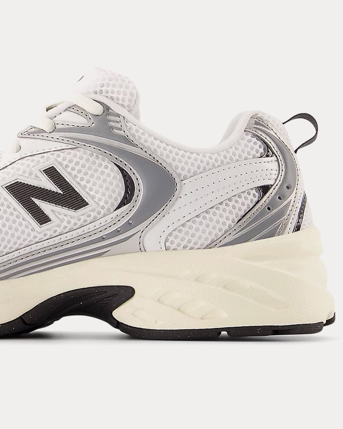 530 Silver Metallic / Black Cement Low Top Sneakers