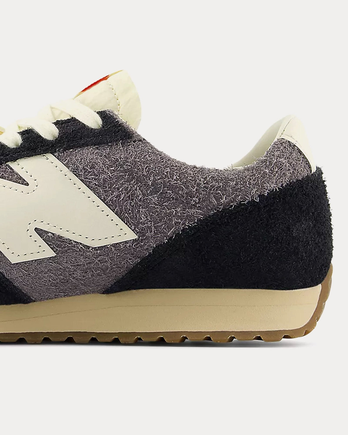 471 Castlerock / Black Low Top Sneakers